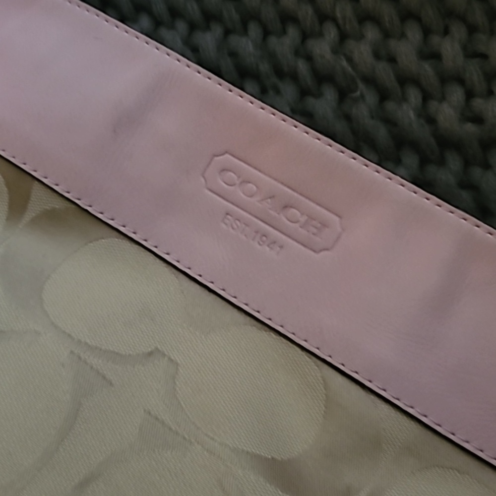 Coach - Picture 3 of 5